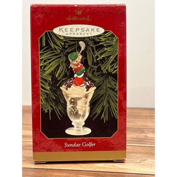 1999 HALLMARK ORNAMENT QX6617 ICE CREAM SUNDAE GOLFER MOUSE BY SUE TAGUE - Picture 2 of 10
